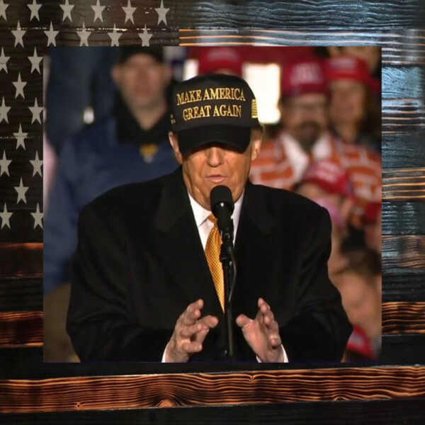 BLACK AND GOLD MAGA HAT - Trump Victory3